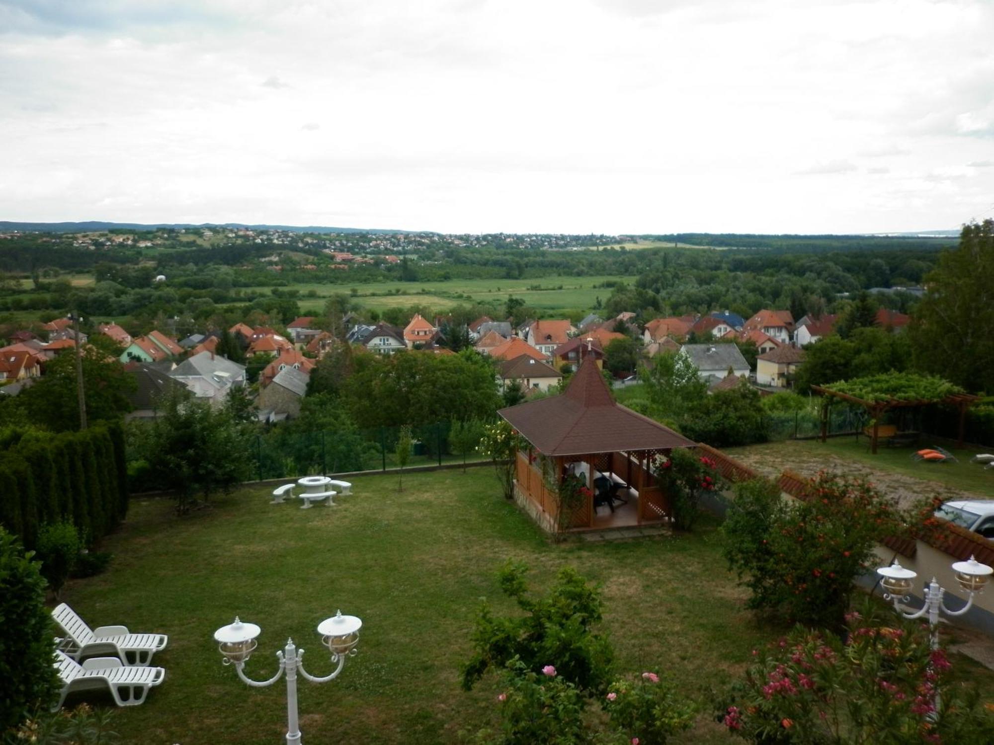 Manor Villa Heviz Exterior photo